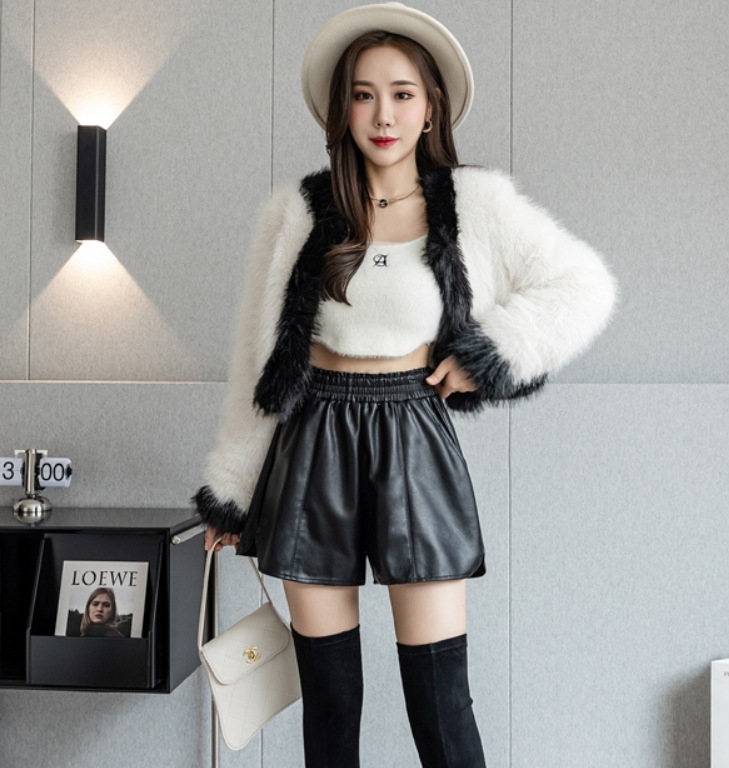 ボトムス デート モテアイテム ショートパンツ フレア ウエストゴム フェイクレザー 可愛い きれいめ 上品 おしゃれ かっこいい 可愛い ラブリー キュート ガーリー クール モード系