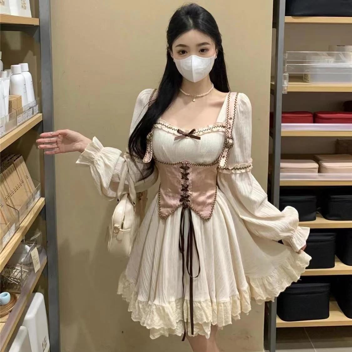 甘い宮廷風スクエアネックワンピース春のワイドサイズアウターウエストを束ねたベスト純欲短スカート2枚セット