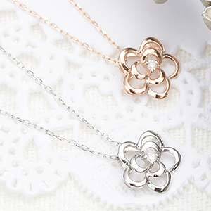 天然ダイヤモンド　フラワー　ペンダントネックレス　宝石鑑別書カード ホワイトゴールド　お花　K18