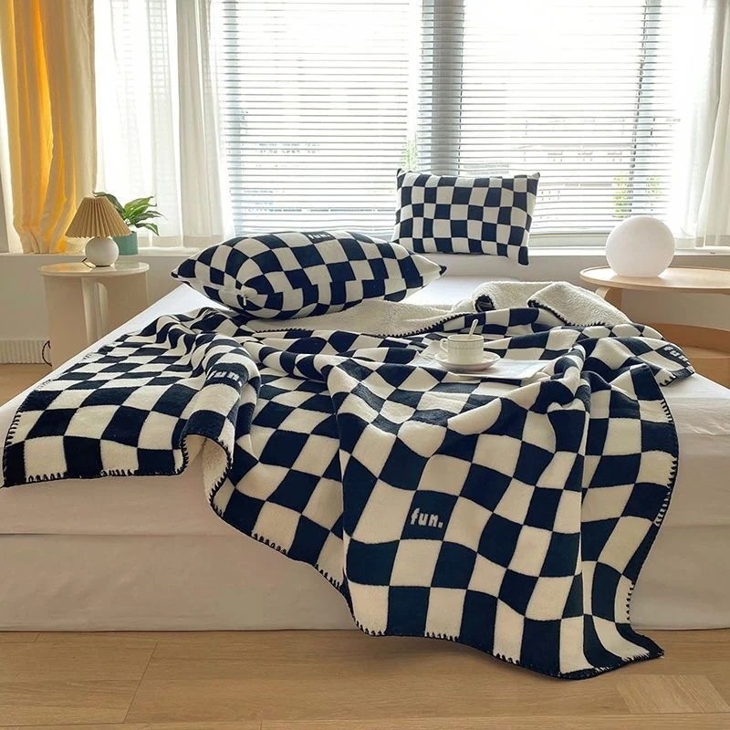 ブランケット北欧風チェッカーブランケットソファ昼寝カバーブランケットフランネルブランケットオフィスエアコンブランケットソファー昼休みカーペットサンゴ絨毯毛布シングルレトロチェッカーソファタペストリー 5,825円