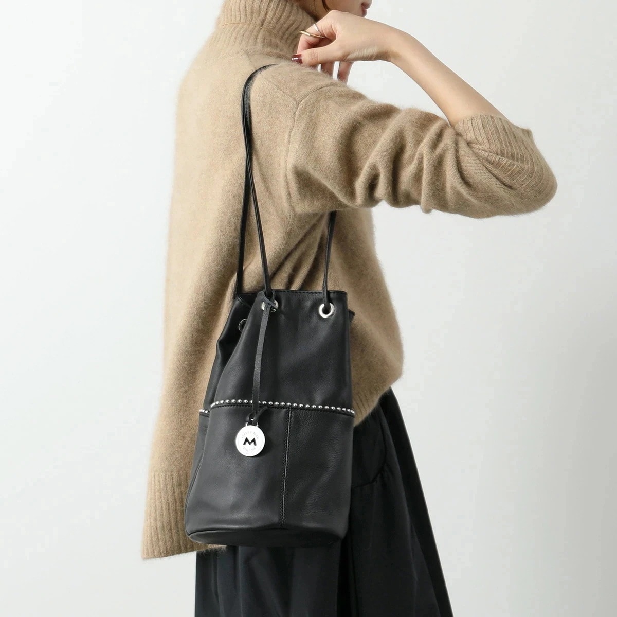 MARCO MASI マルコマージ ハンドバッグ 3013 VIT-BAL VITELLO BALL レディース ショルダーバッグ レザー スタッズ装飾 巾着 鞄 NERO