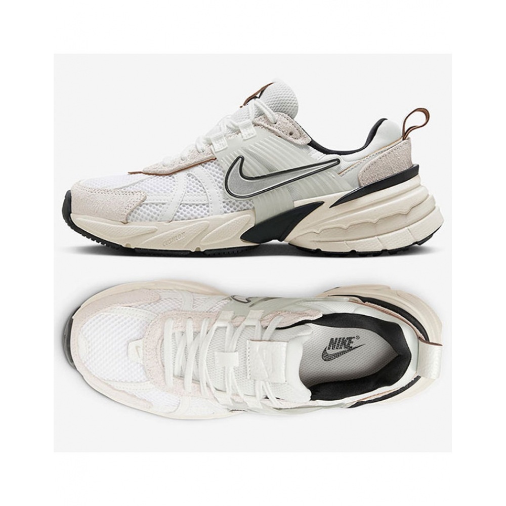 ナイキ スニーカー 女性 V2K ラン FN6703-100