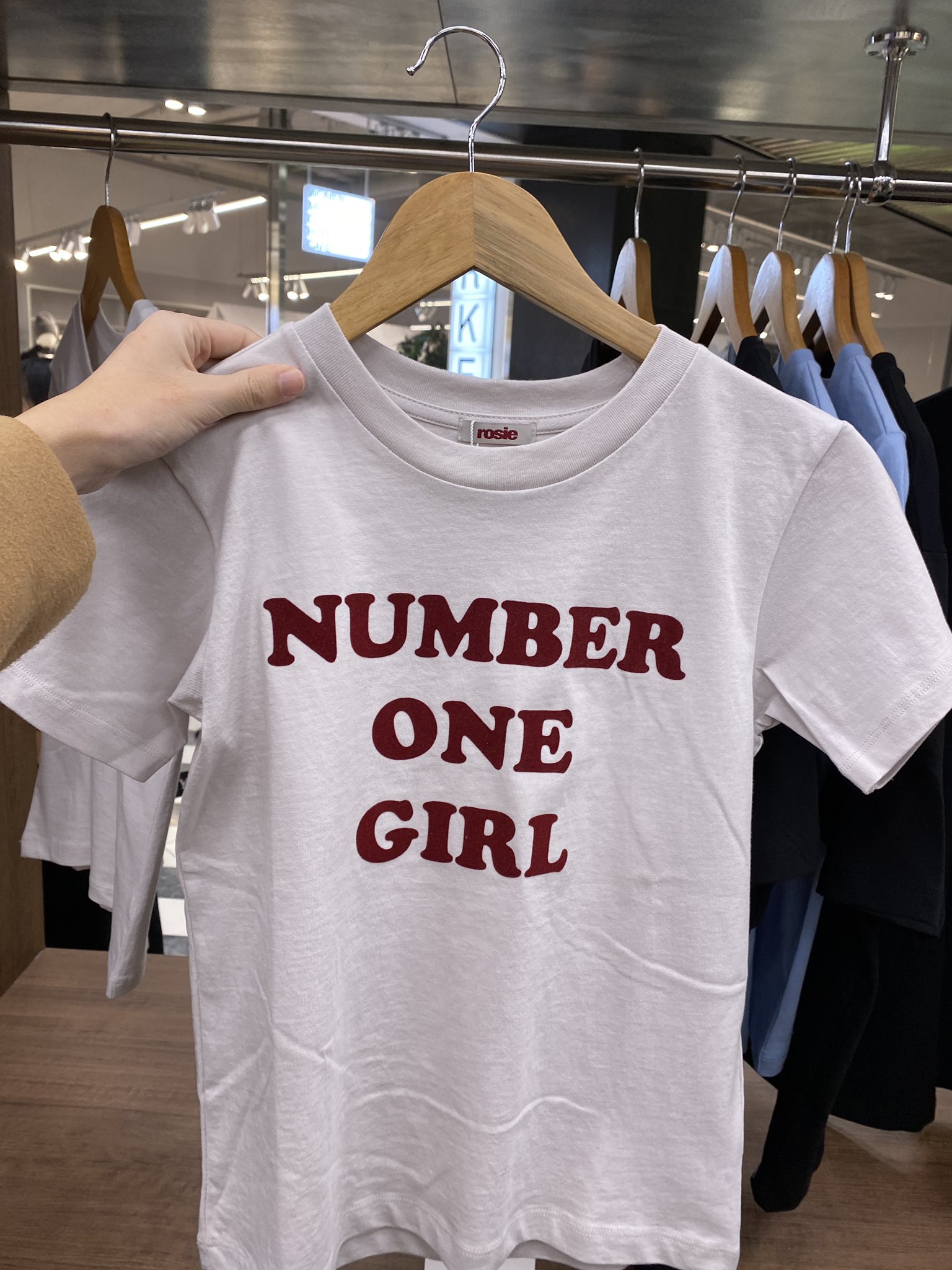 Qoo10] SMエンターテインメント [公式] ROSE [rosie] Po : KPOP