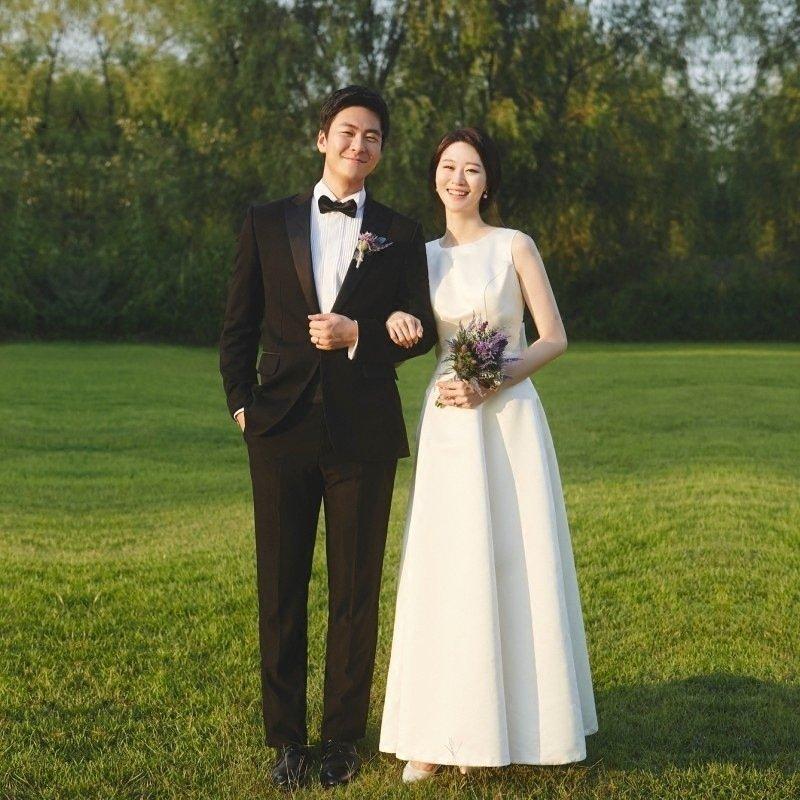 韓国ファッション発表会 お呼ばれ シンプル ウェディングドレス おしゃれ ウエディングドレス 披露宴 結婚式 マキシ丈 フォーマル 花嫁 二次会 Aライン