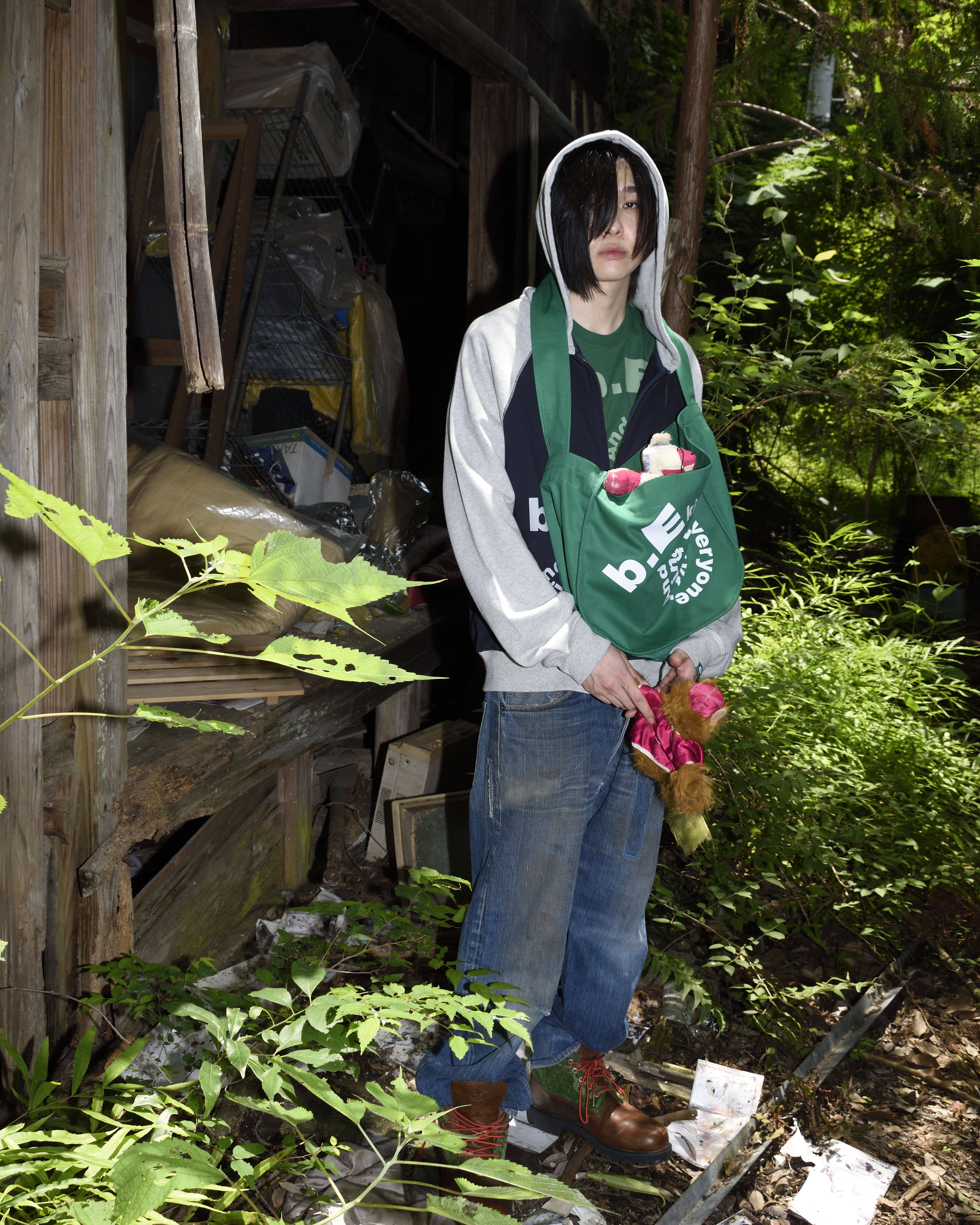 【SANSANGEAR】 SAN SAN X b.E SWIRL BAG : GREEN