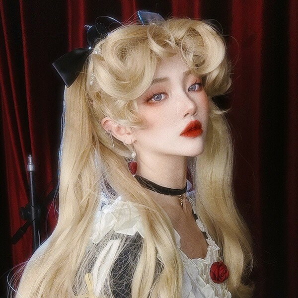 中世の貴族風 金髪 巻き毛 フルウィッグ かつら 女性 長髪 ロング ロング丈 ロングウィッグ ロングヘア ロリータ lolita 前髪あり 自然 可愛い キュート ウイッグ wig コスプレ 耐熱ウ