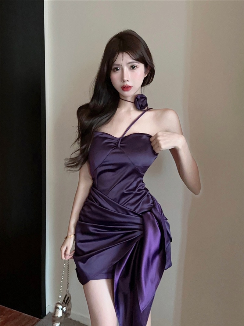 夏の女性用パープルサテンブトップドレス純粋な欲望セクシーなお尻と美しい小さな母親のショートスカート不規則なホルターネックスカート