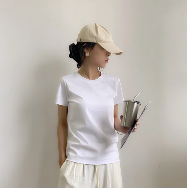 トップス Tシャツ 白シャツ 白トップス 袖あり 半袖 Uネック ラウンドネック 綿 コットン 快適 着心地 かわいい 大人可愛い シンプル カジュアル おしゃれ お洒落 かっこいい レトロ 大人女子