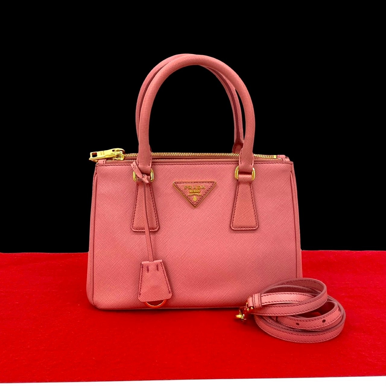 ガレリア ミニ 三角ロゴ 金具ショルダーバッグ レザー ピンク 31986 104,335円