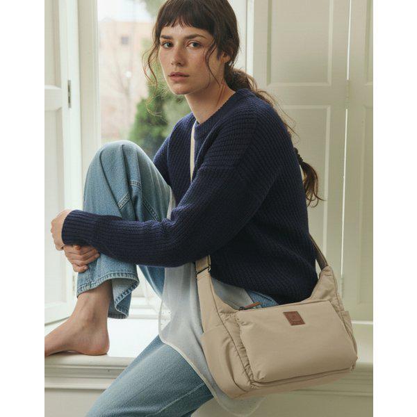 [25FW] [旅行][クロスボディバッグ][AWAY] ベージュナイロン ホーボー型クロス DBBA5FG32I2