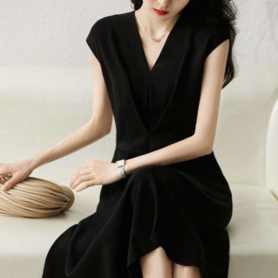 ワンピース 膝下 フレンチスリーブ Vネック 襟なし デザイン 美ライン ニュアンス ファスナー かわいい 大人可愛い きれいめ シンプル カジュアル 大人 上品 おしゃれ お洒落 大人可愛い