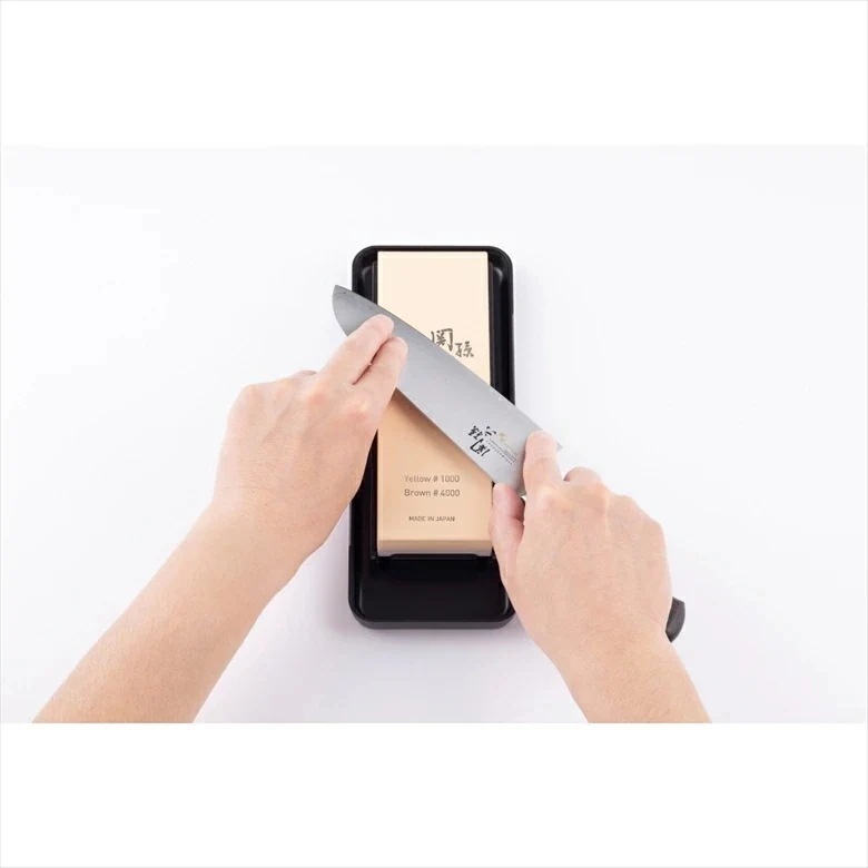 研ぎ 包丁 切れ味 家庭用 家庭 関孫六 AP0334 コンビ砥石 #1000&4000 両面砥石 日本製 国産 砥石 仕上げ 中砥石 使いやすい こだわり ケース付き