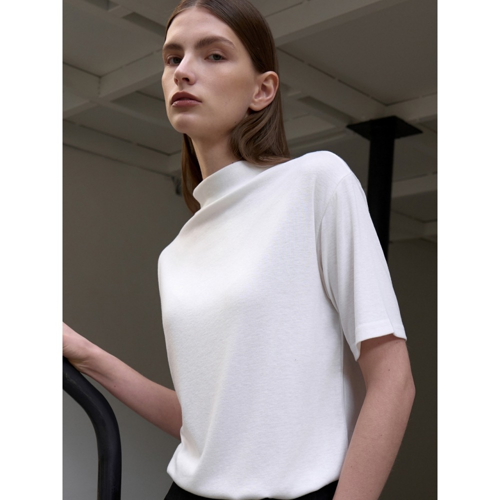 ウイークォーターネックハーフスリーブTシャツホワイト OU1290