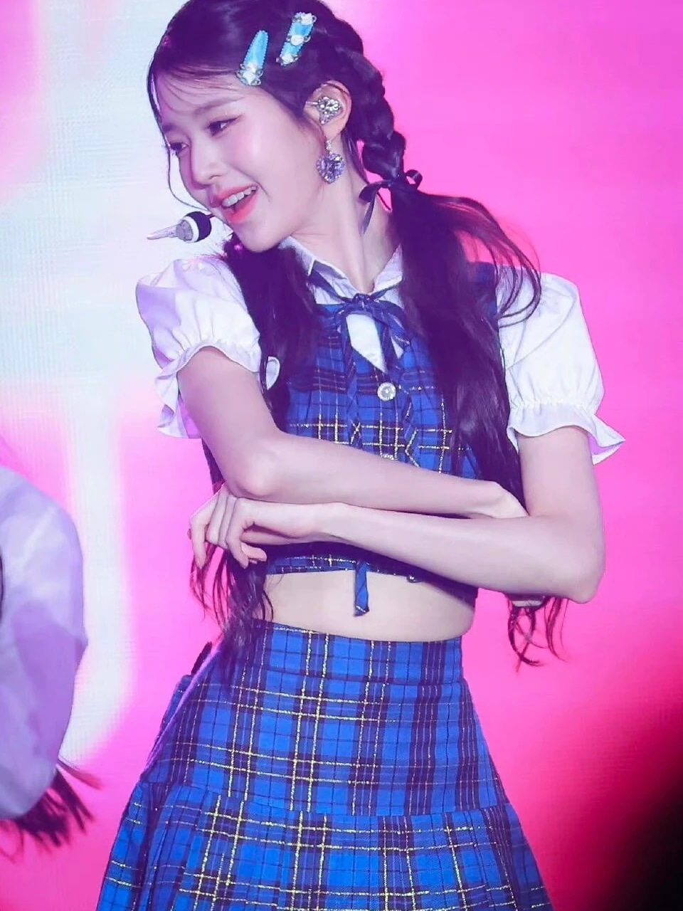 張元英と青い格子縞の衣装ive衣装女性歌手ステージ衣装セット