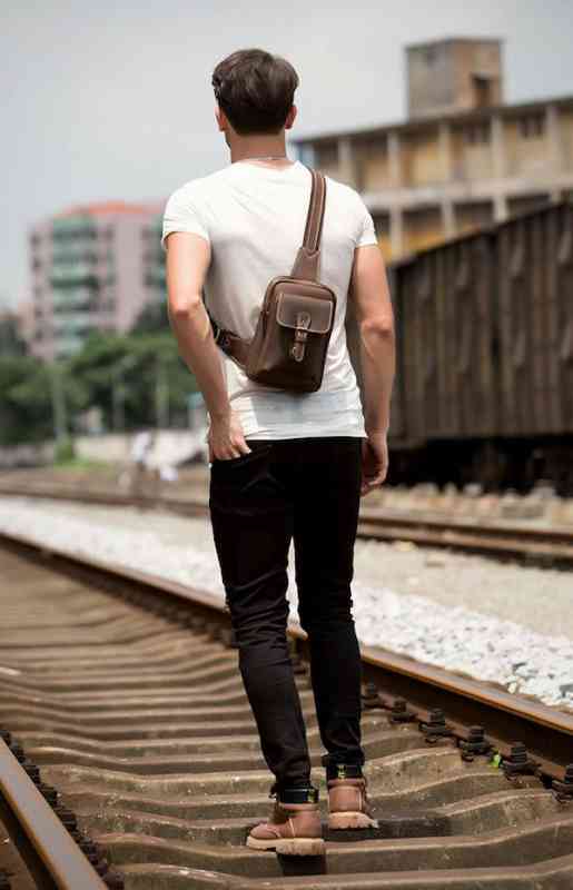 ボディバッグ メンズ 40代 50代 春 かっこいい 人気 レザー きれいめ おすすめ バッグインバッグ ウエストポーチ ウエストバッグ スポーツ 小さめ ハイ ショルダーバッグ ブランド 革 おしゃ