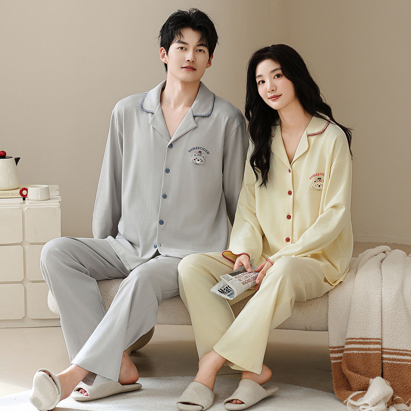 カップルのリヨセルコットン長袖パジャマ新しい春と秋のスタイルカーディガンメンズとレディースのラウンジウェアセット屋外で着用できます