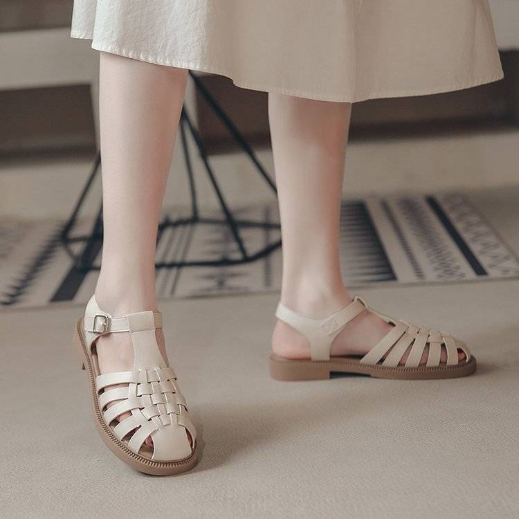 サンダルレディースフラットシューズ23レディースシューズバオトウホローレディースワンラインバックルシ