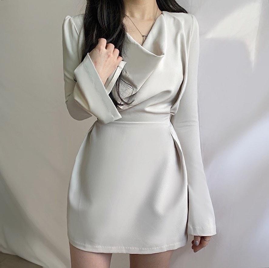 [韓国 / 百貨店クオリティー] リーゼル ドレープネック ショルダー シャーリング ラップ バックル ベルト ラッパ袖 エイライン ミニワンピース 3color