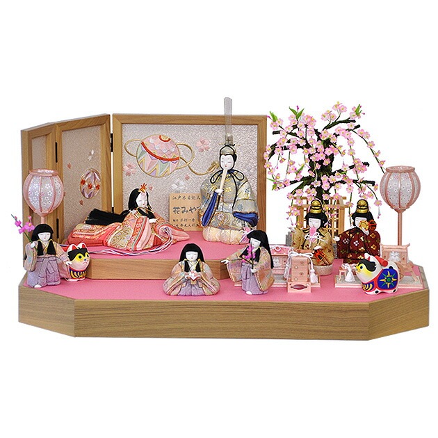 雛人形 ひな人形 お雛様 おひなさま かわいい 手作り 2025年 新作 秀光 限定品 送料無料 コンパクト ミニ 初節句 ひな祭り 木目込 一秀 七人 7人 平飾り ピンク 男雛 女雛 狛犬 こま犬