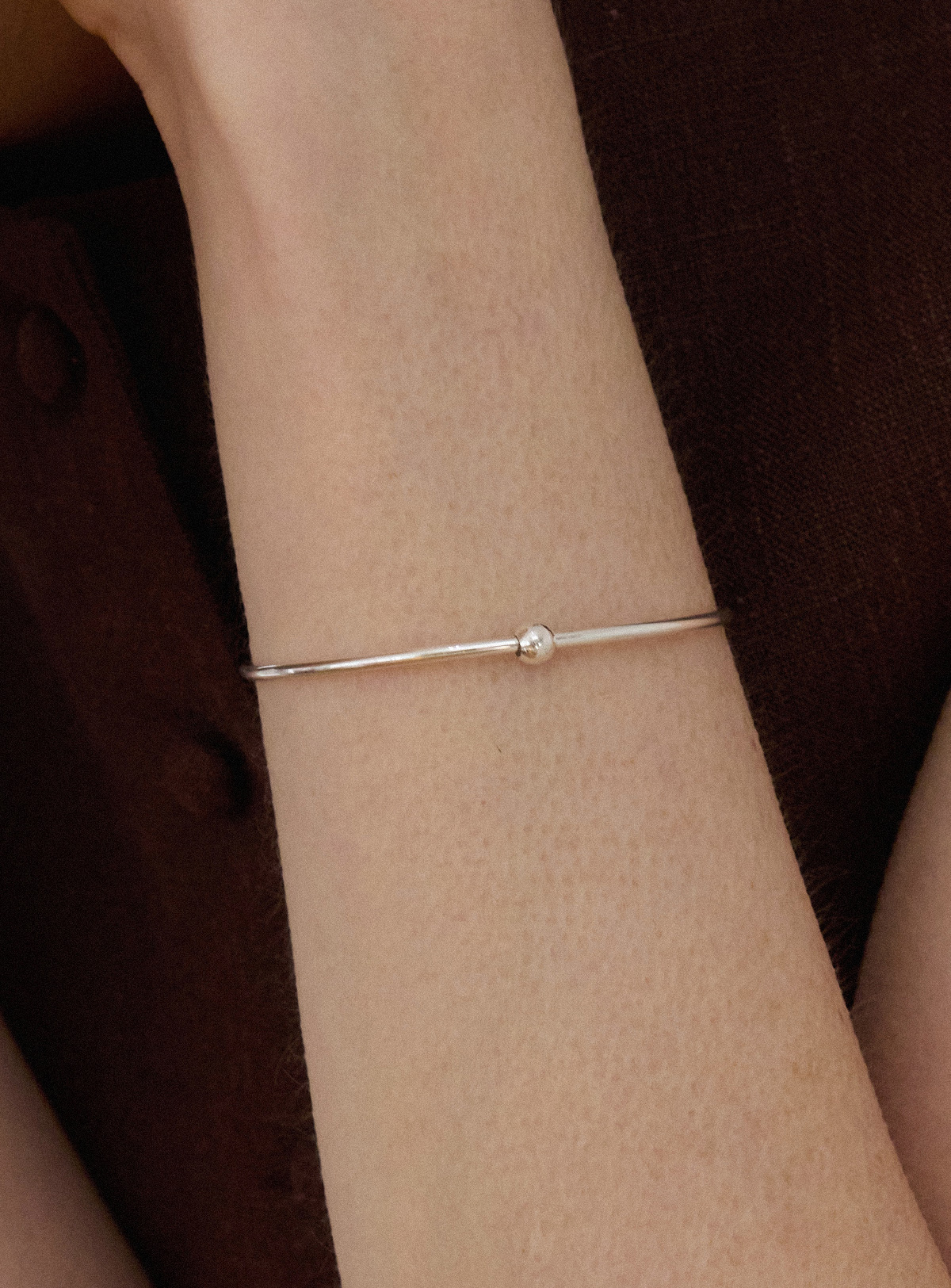 【メガ割 最大30％OFF】925シルバー プレーンボールバングル洗練×ミニマルな美しさ