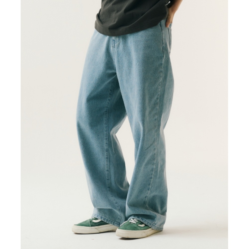 FREI パッチロゴリラックスデニムパンツ (アイスブルー)