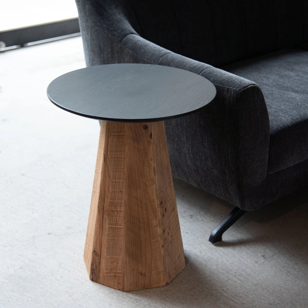 サイドテーブル 高さ56cm 天然木 丸 北欧 スリム テーブル 木目調 木製 おしゃれ かわいい リビング シンプル 円形 机 つくえ 北欧風 ディスプレイ ナイトテーブル ベッド ソファ