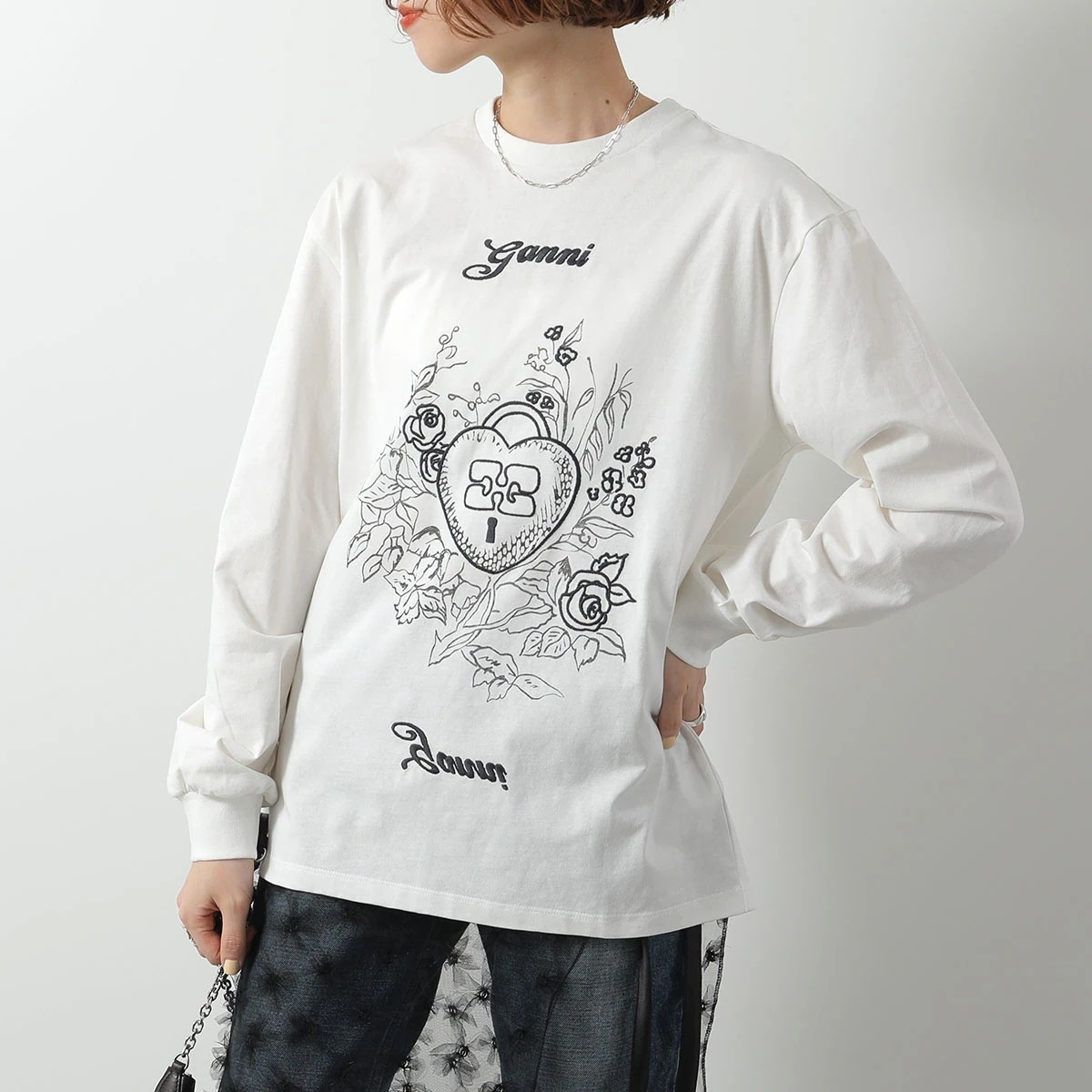 GANNI ガニー 長袖 Tシャツ Re-cut Heavy Jersey Charm Long Sleeve T4139 レディース ロンT カットソー ロゴ 刺繍 クルーネック 135-Egret