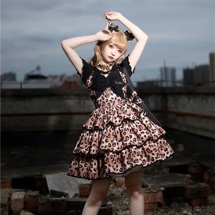 Qoo10] ロリータリトルミルクヒョウヒョウ柄3層ケ : レディース服