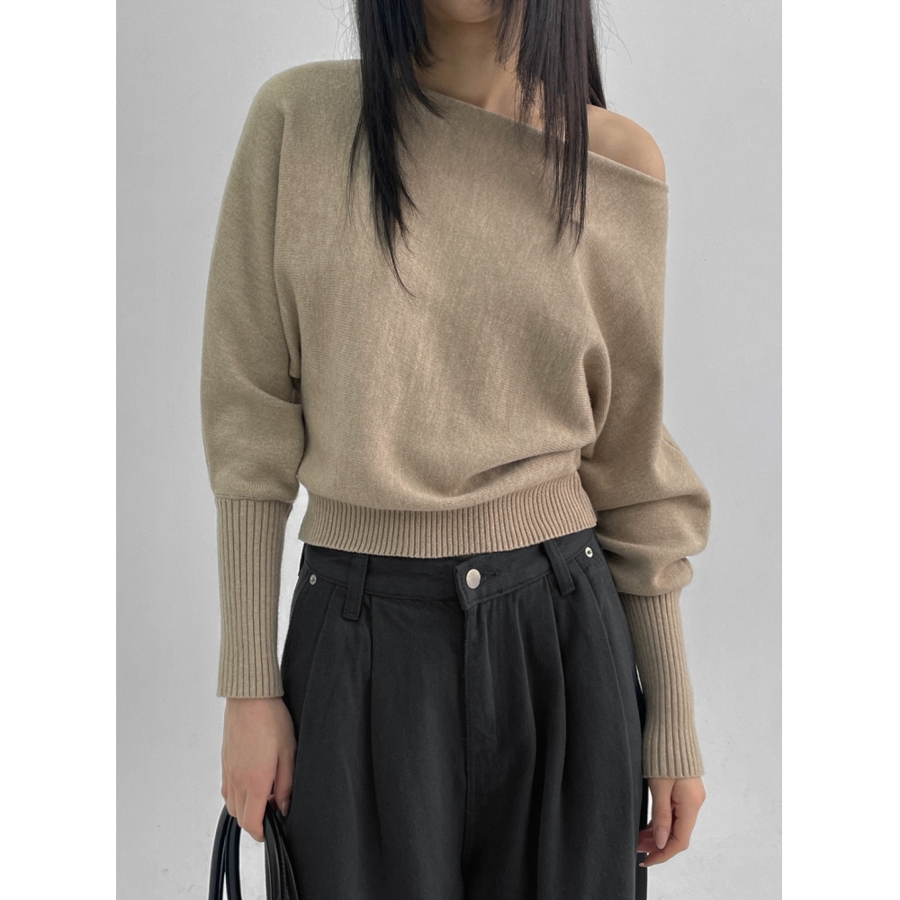 ブラックアップデリアンオフショルダーニット