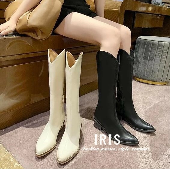 【即納】ロングブーツ　靴　ジョッキーブーツ　秋冬　レディース　ポインテッドトゥ　オシャレ　3色　ブラック　ブラウン　オフホワイト　カジュアル　シューズ　ふとヒール　美脚 4,750円