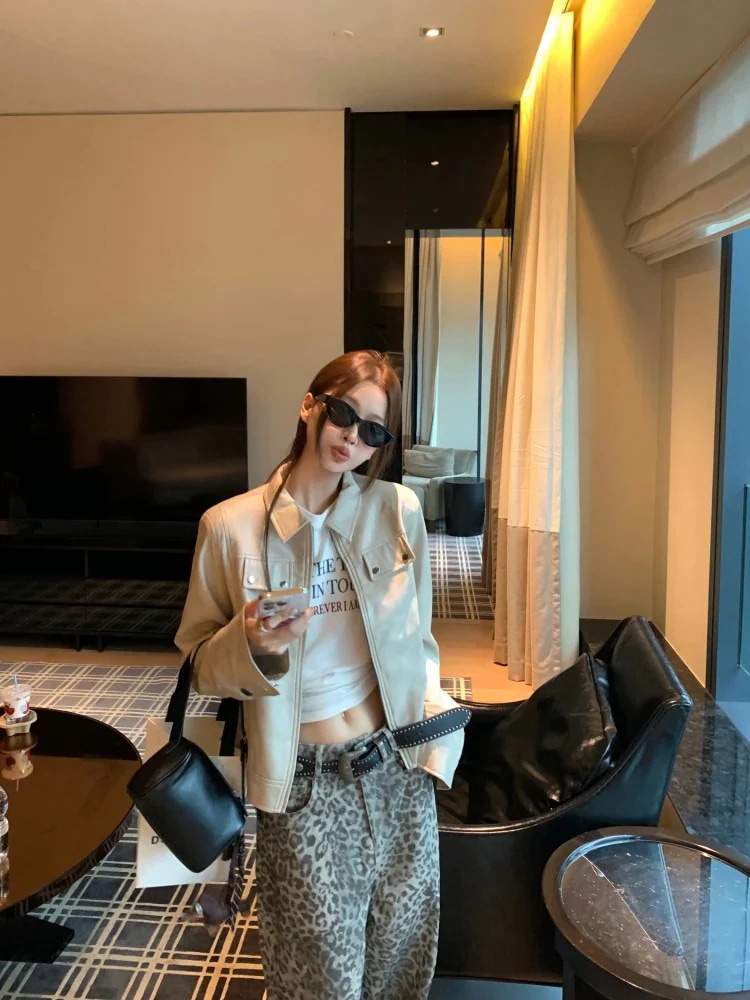 かわいいトレンドショートレディース韓国ストリート きれいめファッション色っぽ女っぽカジュアルきれいめ大人っぽ上品清楚フレンチ アウター 長袖 2025 バイカラー ブラック羽織り合成 ジャケット 秋冬