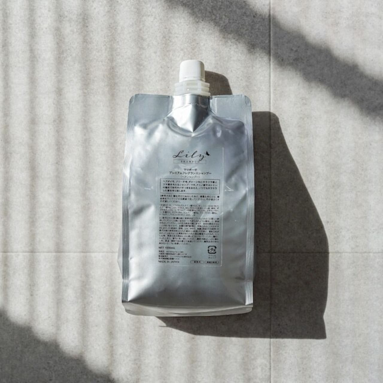 お得サイズLily 　プルメリア　アロマトリートメント詰め替え1000g（077）