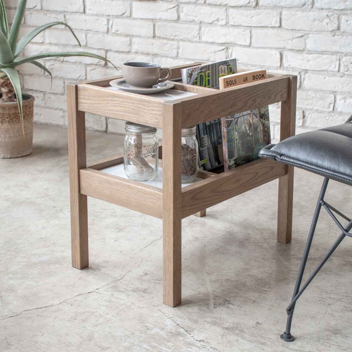 サイドテーブル 北欧 収納 木製 マガジンラック 幅50cm 奥行31cm ナイトテーブル ミニテーブル ソファ ベッド 横 棚 プランター ラック 台 飾り棚 オーク材 完成品