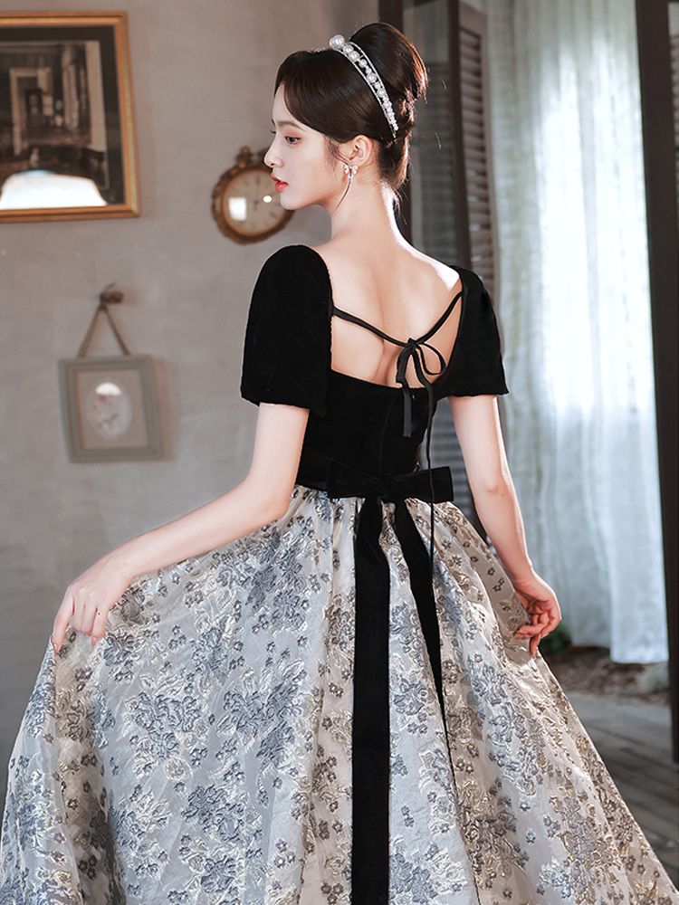 フレンチイブニングドレス新しいスタイルブラックハイエンドライトラグジュアリーニッチハイエンド春年次総会芸術試験パフォーマンスドレス30%制限