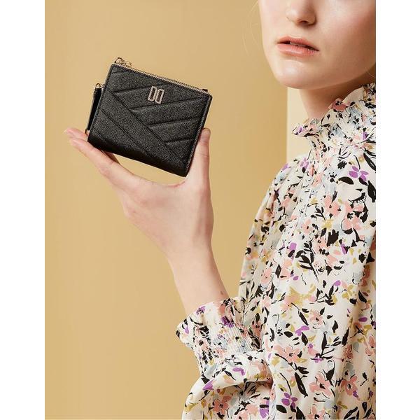 [26SS] [CARLISLE MODERN] ブラックカーライルパターンゴールドDD 2段トップジッパー二つ折り財布DCWA6E417BK