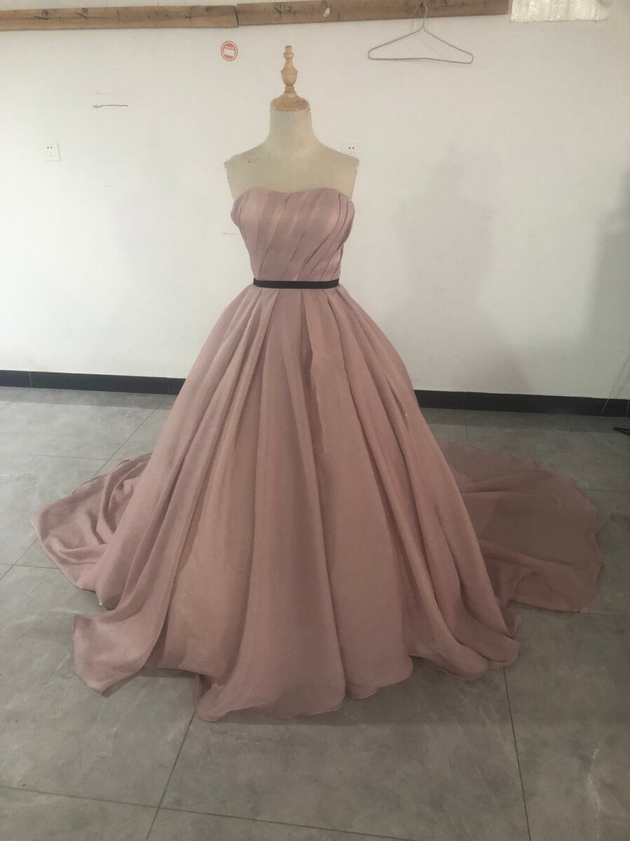 ブラウンカラードレス 結婚式ドレス ベアトップ トレーン 花嫁 前撮り