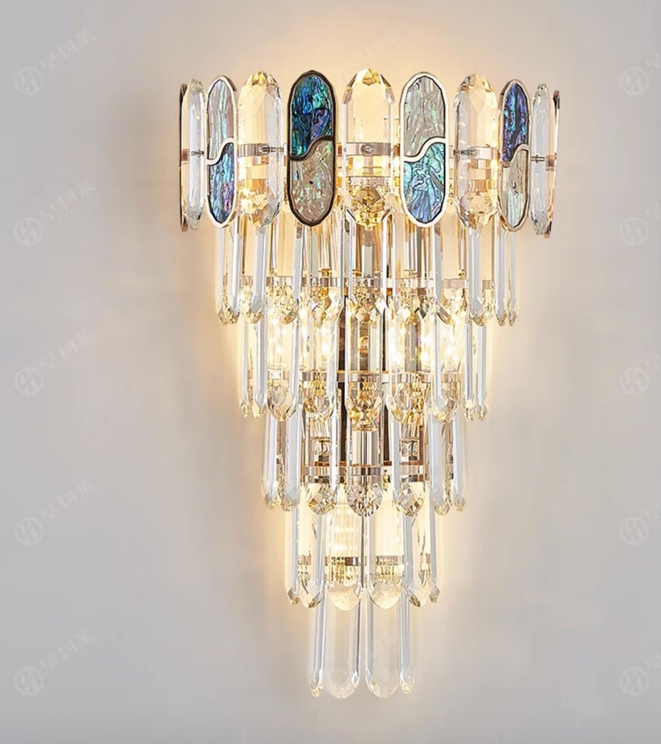 クリスタルライト 三角形 リビングルームの壁飾りライト クリエイティブルームのヘッドランプ