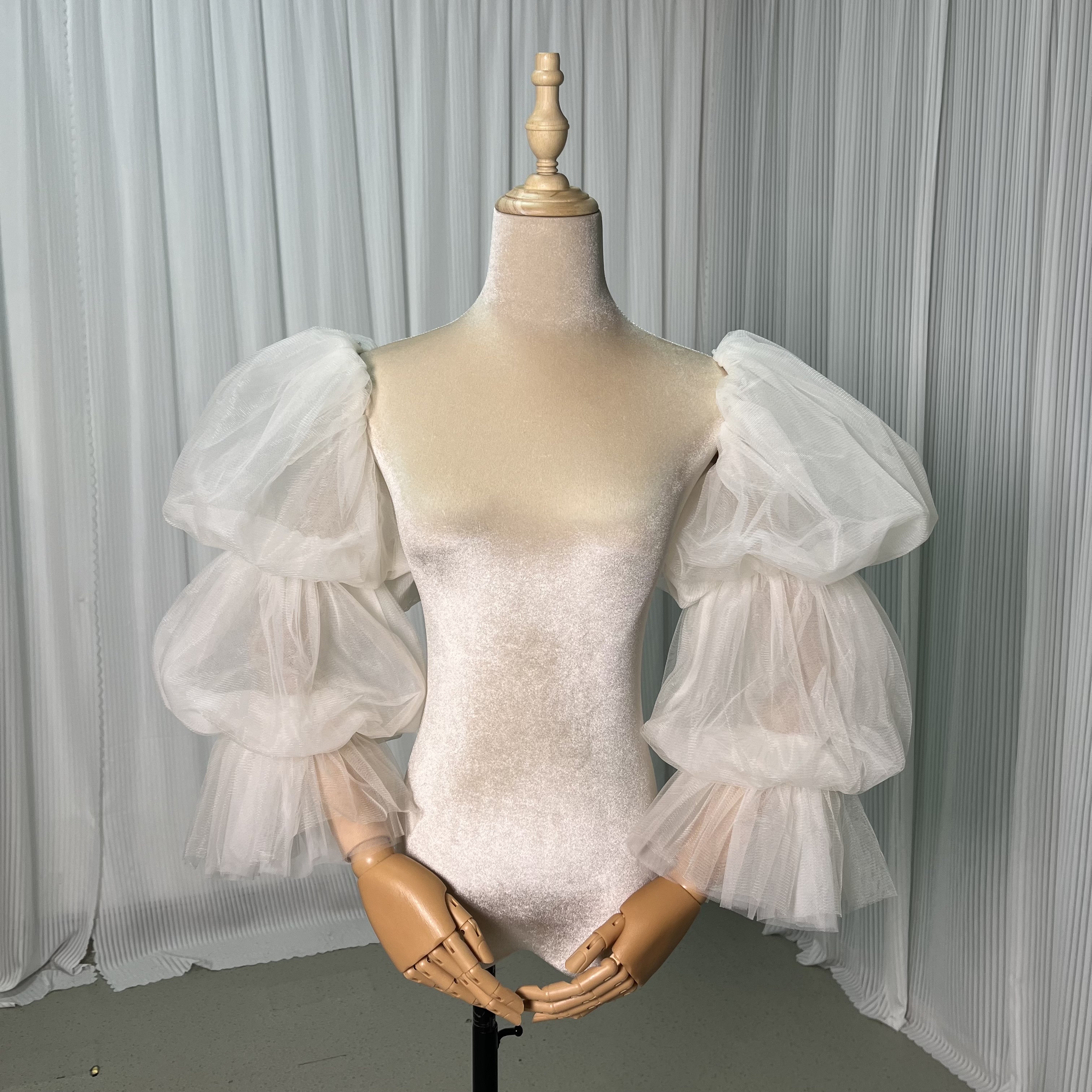 ウエディングドレス アイボリー ソフトチュール エレガント 取り外し袖