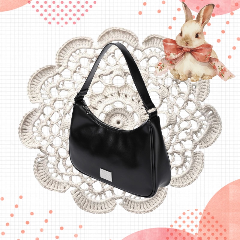 CLASSIC LOGO FAUX LEATHER HOBO BAG 【2025 FW】 black 持ち運びやすい 韓国ファッション ブランド 正規品