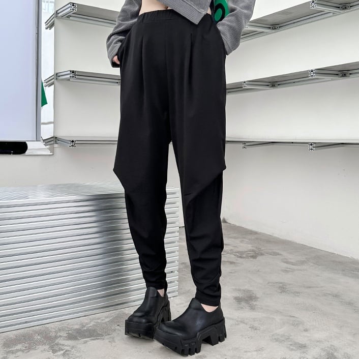 ブラック エラスティック ウエスト テーパード パンツト 個性的なデザイン ステージ衣装 演出衣装 イベント こせい 個性 特徴あり 新作 TV 主演 ステージ衣装 舞台 おしゃれ