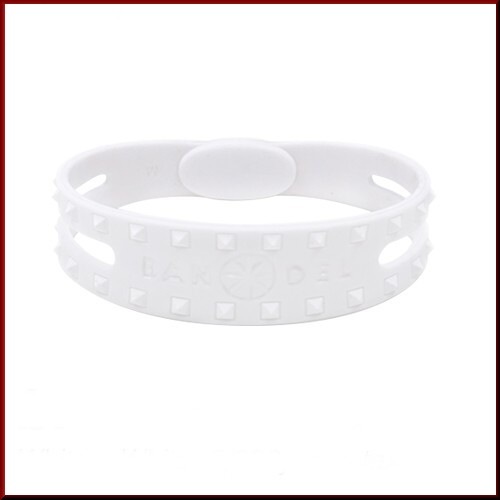 BANDEL/accessory studsバンデル/アクセ スタッズ ブレスレット シリコンゴム ホワイト/ホワイト Mサイズ STDBWWM(国内正規品)