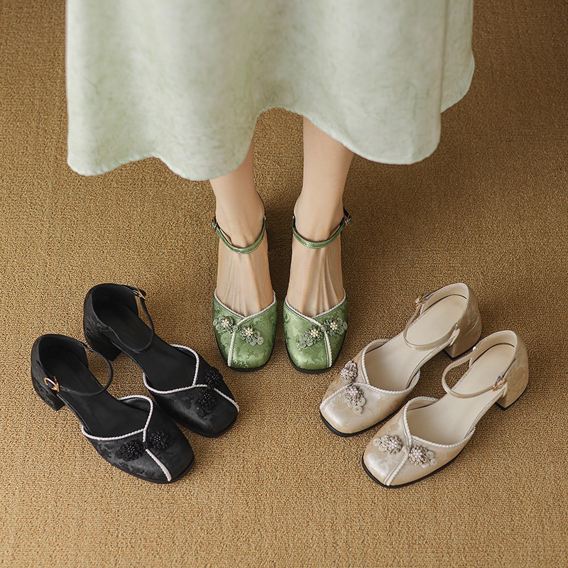 新中華風 刺繍 ブロックヒール サンダル チャイナドレス コーデ レディース 夏