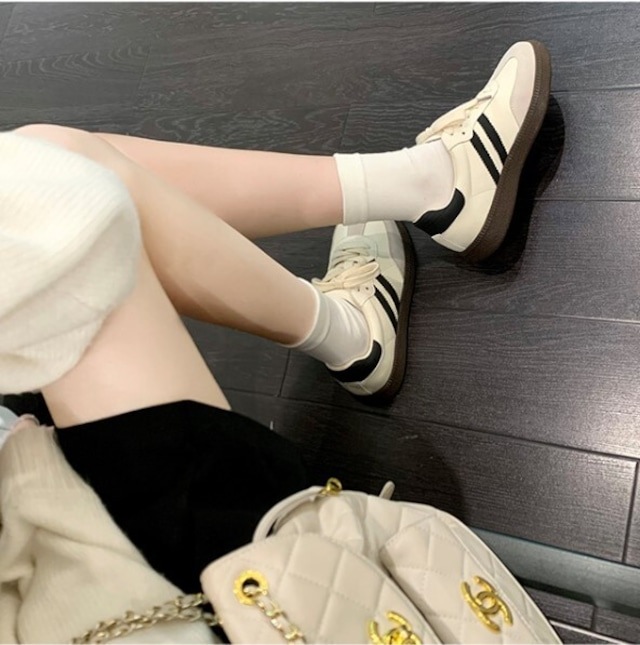 シューズ レディース ラウンドスニーカー ラインジャーマントレーナー 大人可愛い ママコーデ 韓国 新作 20代 30代 40代 シューズ 靴 キラキラ きれいめ かわいい おしゃれ シック カジュア