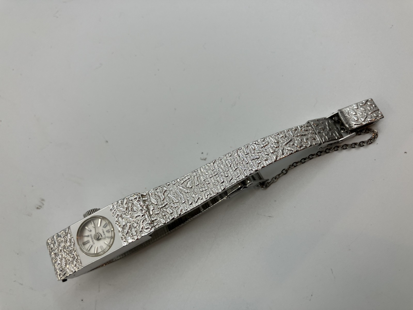 ２１石　手巻き 腕時計　ヴィンテージ　シルバー　ケース幅１２ｍｍ　腕周り１５ｃｍ