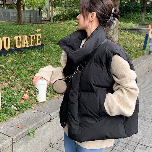 アウター ダウンベスト ハイネック 前開き ファスナー ポケット ショート丈 中綿 かわいい 大人可愛い きれいめ シンプル 上品 おしゃれ かっこいい カジュアル こなれ感 個性的 主役級 ラフ