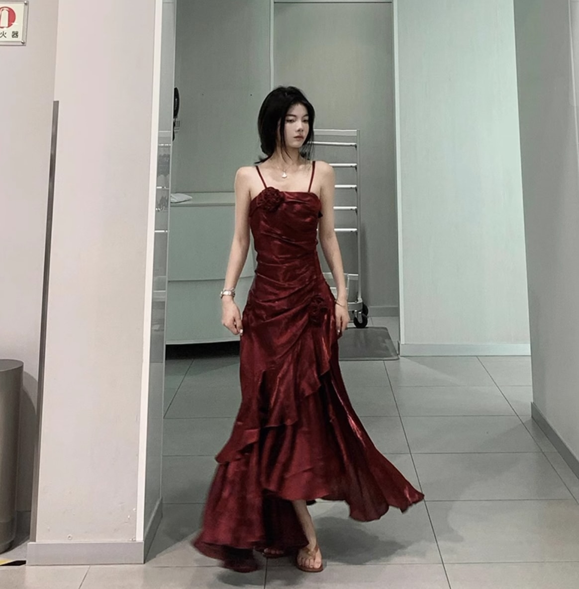 レッドマーメイドイブニングドレス婚約披露宴フィッシュテールサスペンダードレスドレス
