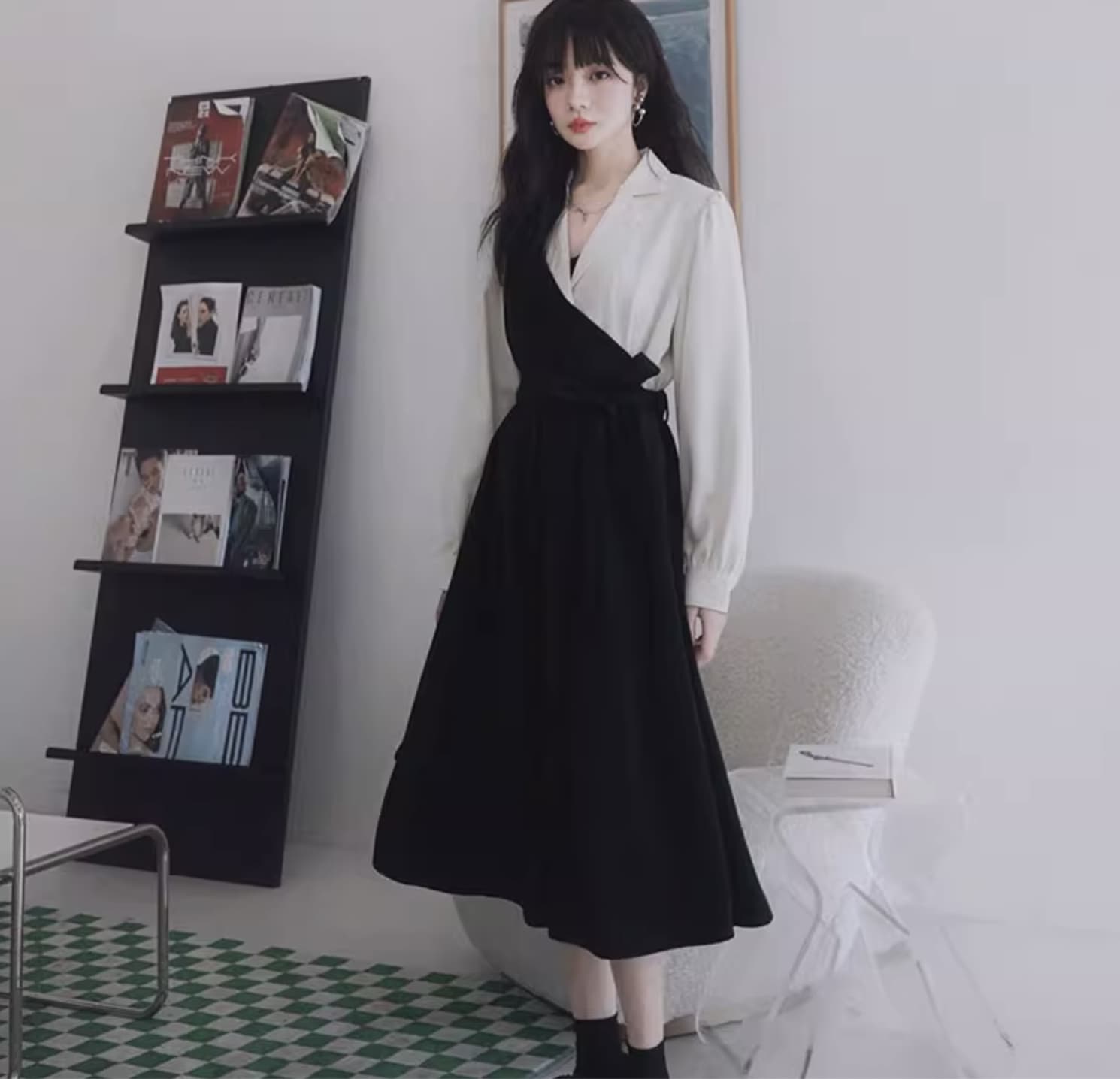 ワンピース シャツワンピース レディース アシンメトリー 膝下 ミドル丈 角襟 長袖 ボリューム袖 Vネック Aライン フェミニン ウエストリボン かわいい 大人可愛い きれいめ シンプル カジュアル