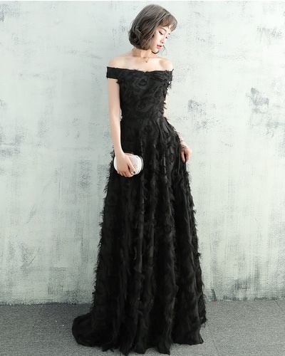 1526.フェザーモチーフオフショルダードレス（ブラック）ウエディング パーティー 2019 春夏 sale ブライドメイド お呼ばれ