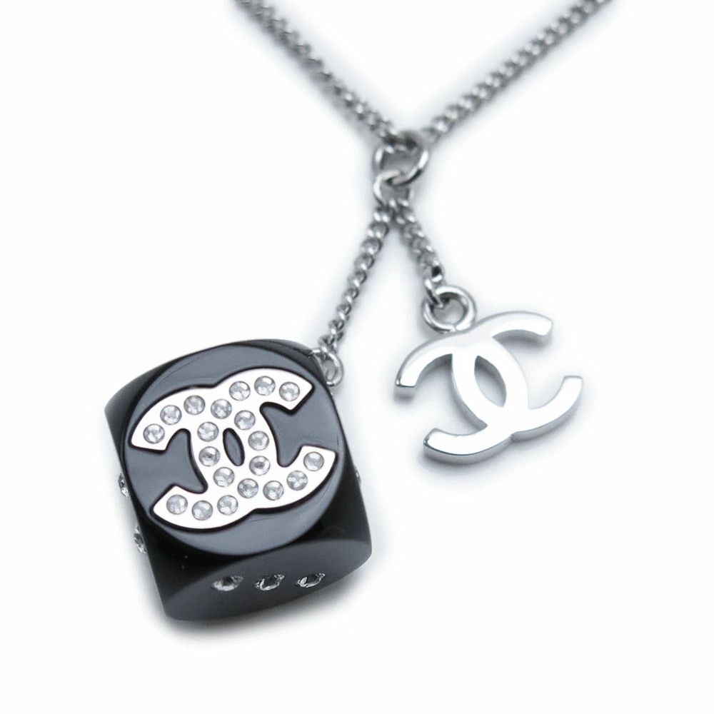 ネックレス レディース AB0074 Y47368 Z8796 ペンダント アクセサリー ココマーク サイコロ ダイス ブラック クリスタル シルバー