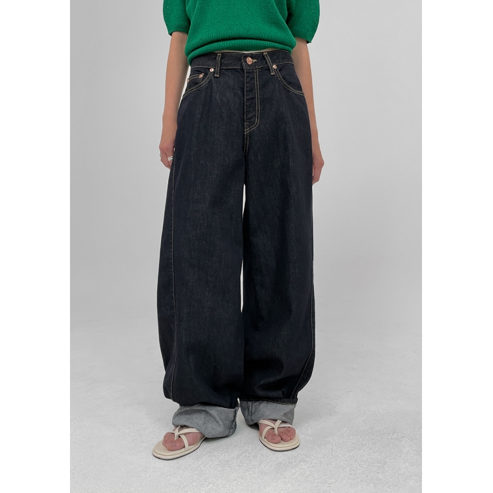 ブラックアップディジックノンフェードローバルーンデニムパンツ 8,489円